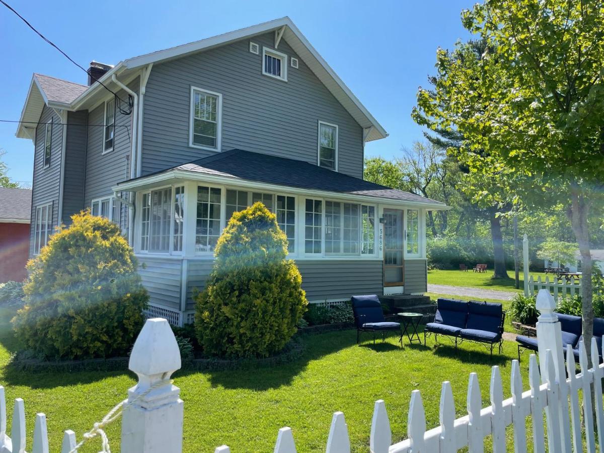 Drop Anchor Cottages And Lake House Geneva-on-the-Lake Exterior photo