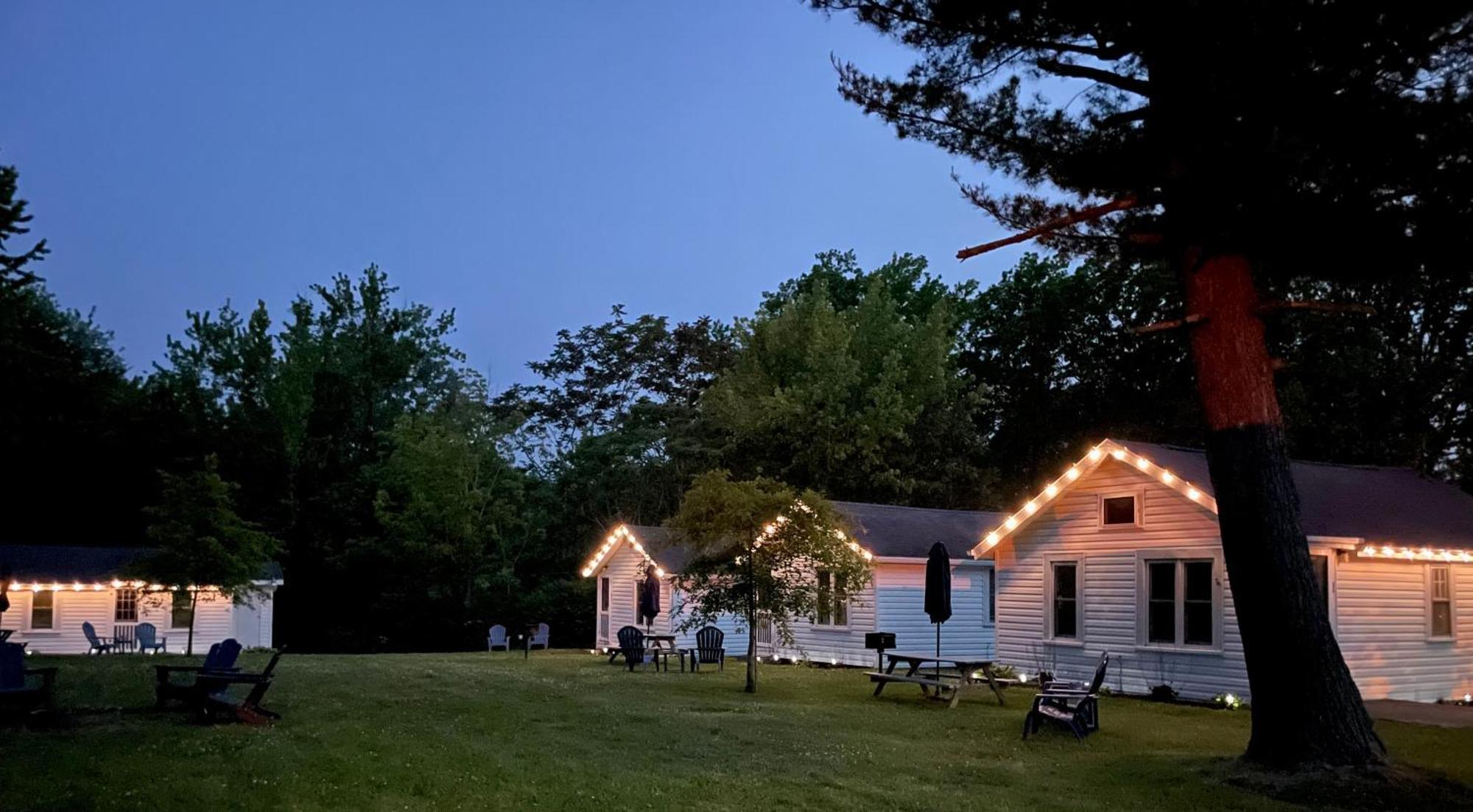 Drop Anchor Cottages And Lake House Geneva-on-the-Lake Exterior photo